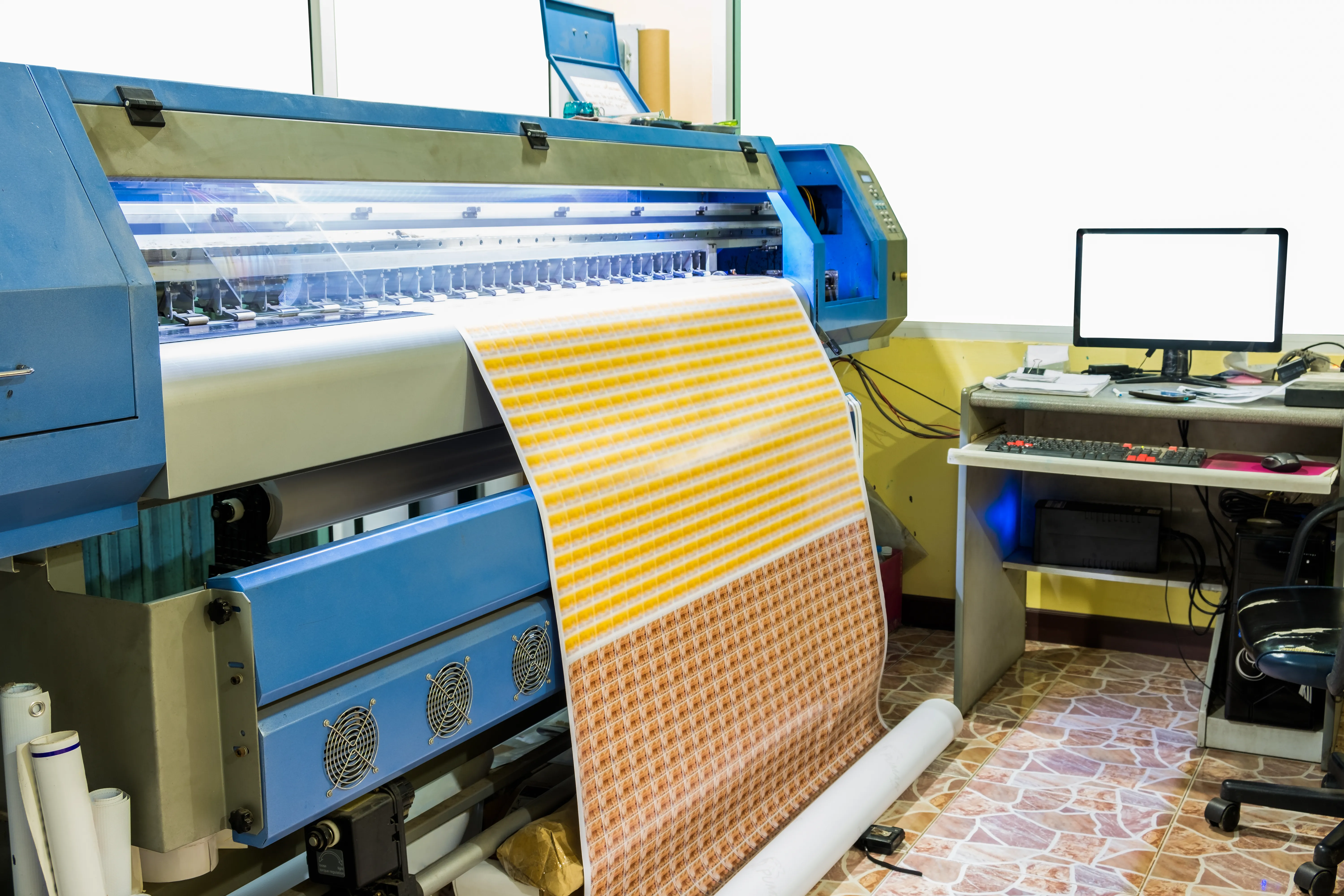 Fotografía del plotter del centro de impresión digital Artes Gráficas Carnevali